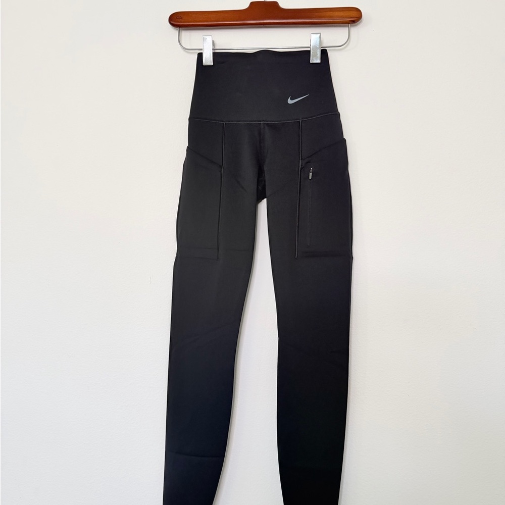 Nike Women's Sleek Black Leggings